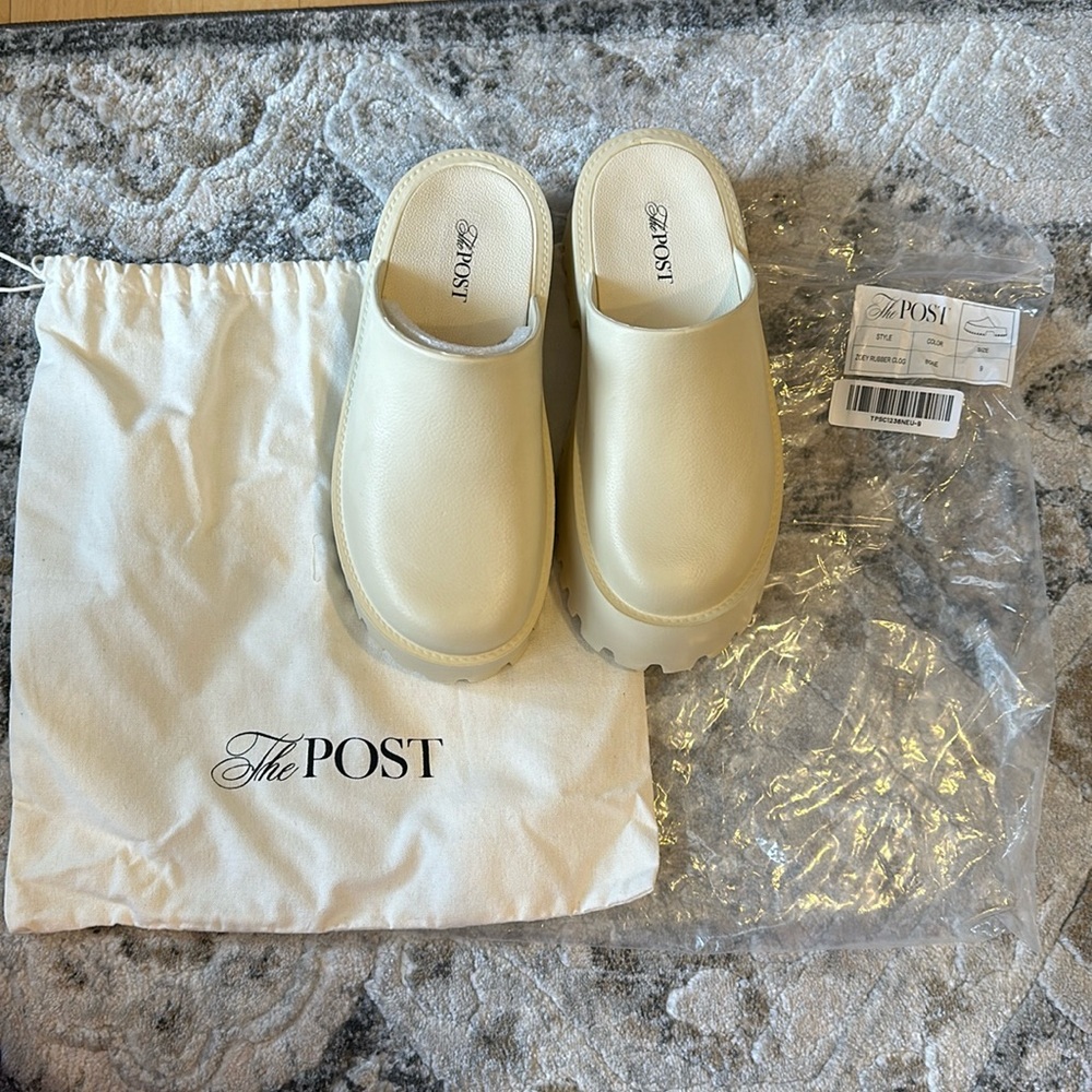 🆕 The Post Piper Clog •• Bone